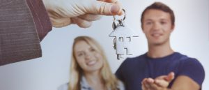 Read more about the article Kredyt hipoteczny to decyzja na całe życie. Jak przebiega wycena nieruchomości przy kredycie? Co warto wiedzieć o cenie mieszkania?